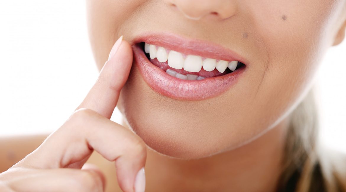 Clareamento Dental: Dicas para um Sorriso Brilhante e Saudável